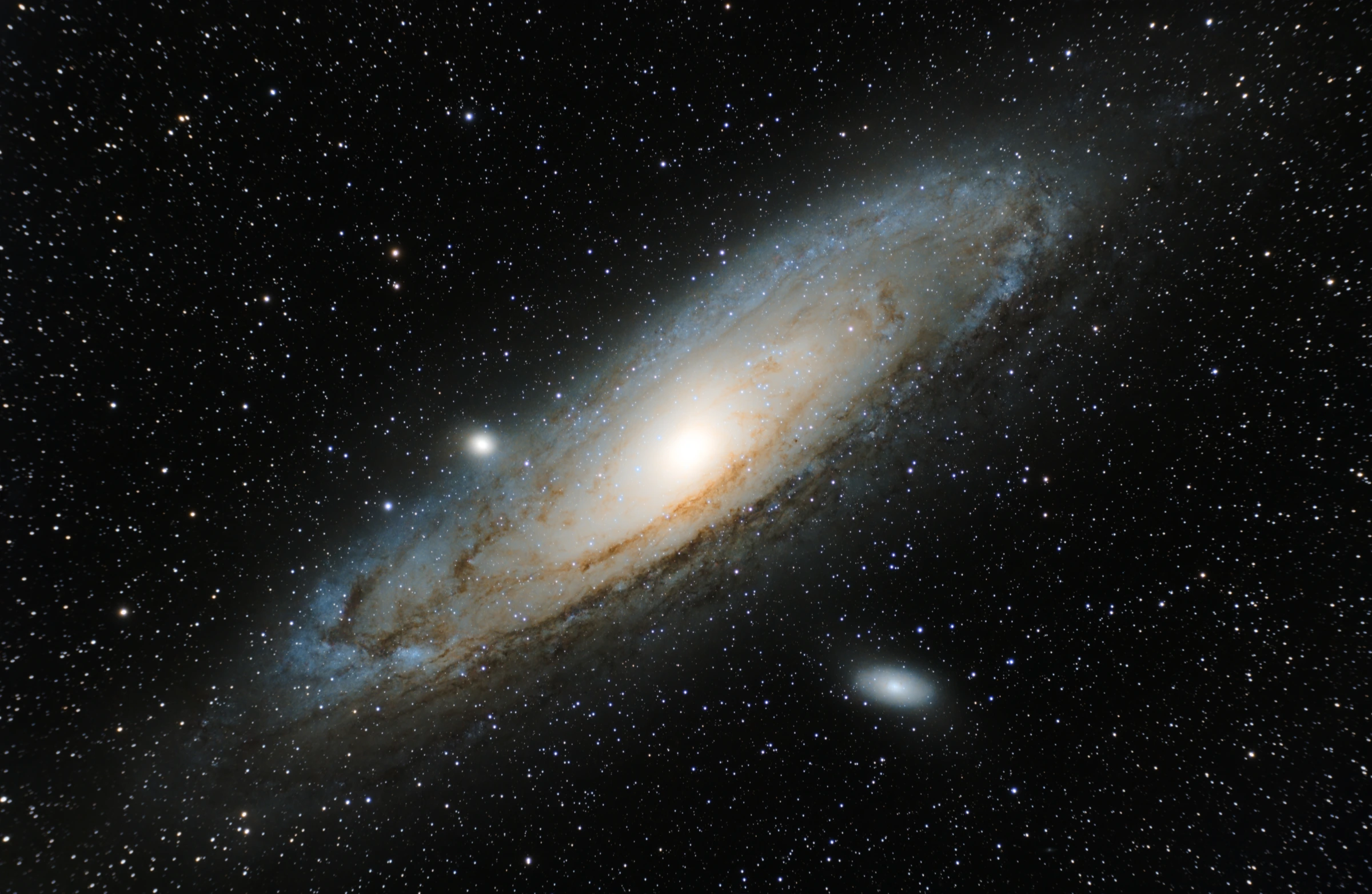 Andromeda Galaxy photographed by Exposing Space